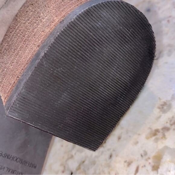 NWT $129 BLONDO Samara Waterproof Suede Boot Bootie Womens 9 No Box - Picture 11 of 12